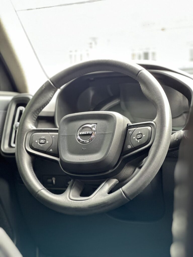 Volvo XC40 T4 FWD 2.0 Turbo Automático 2019