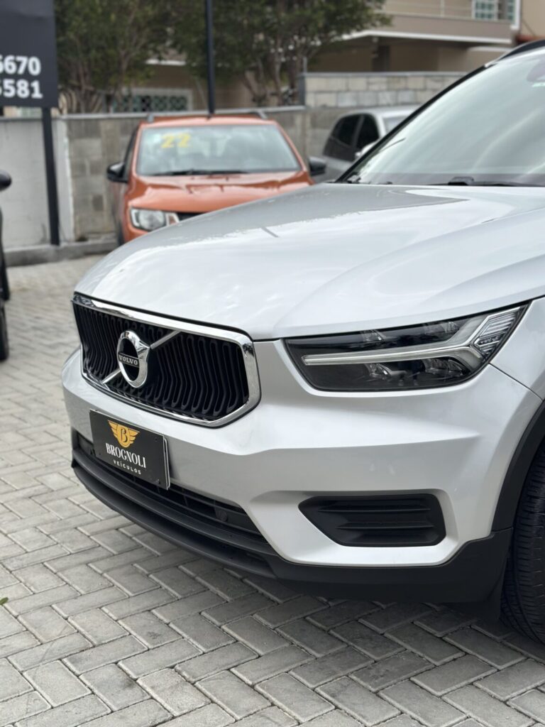 Volvo XC40 T4 FWD 2.0 Turbo Automático 2019